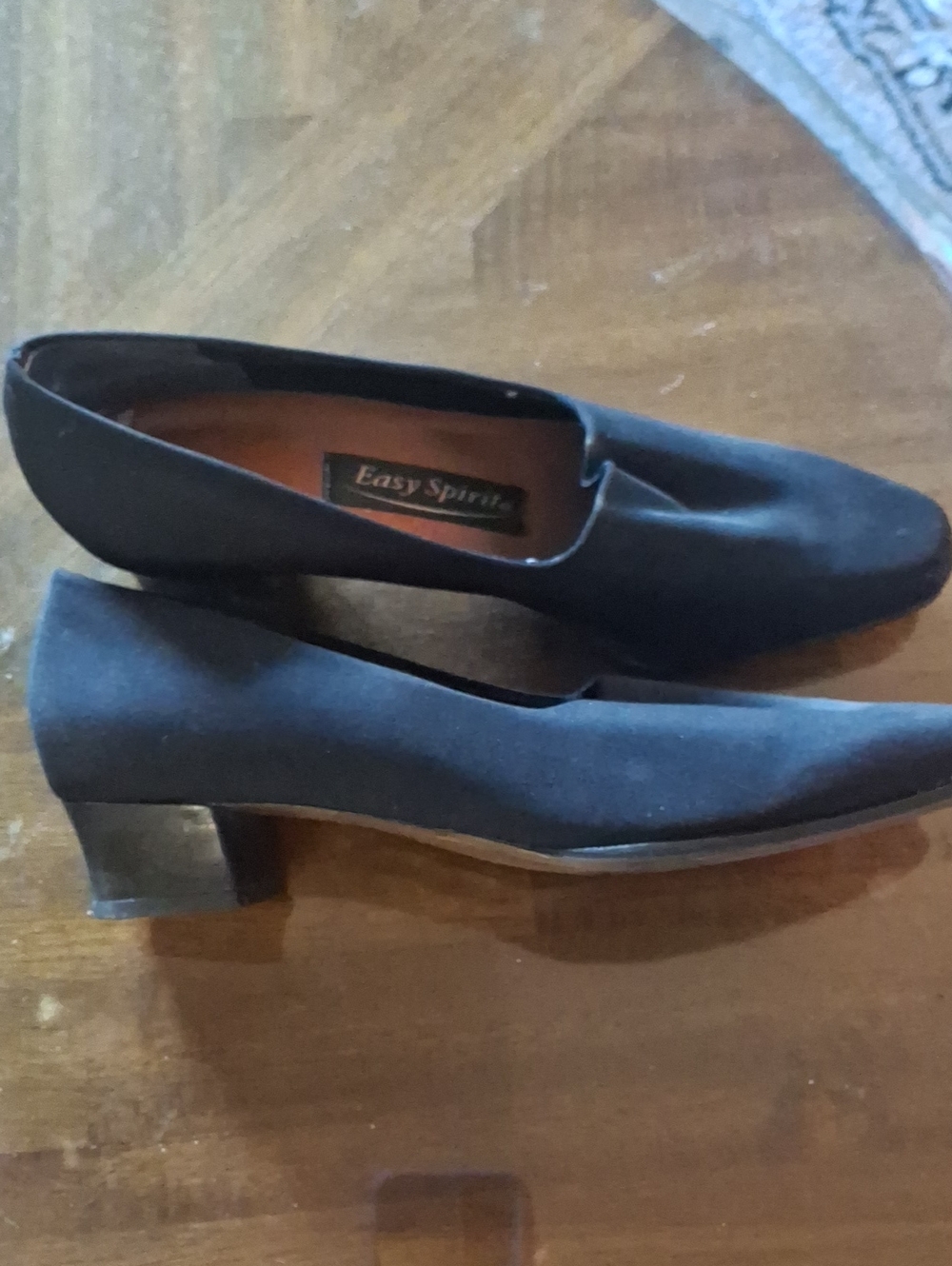 Easy Spirit Vintage Black Low Heel Pumps